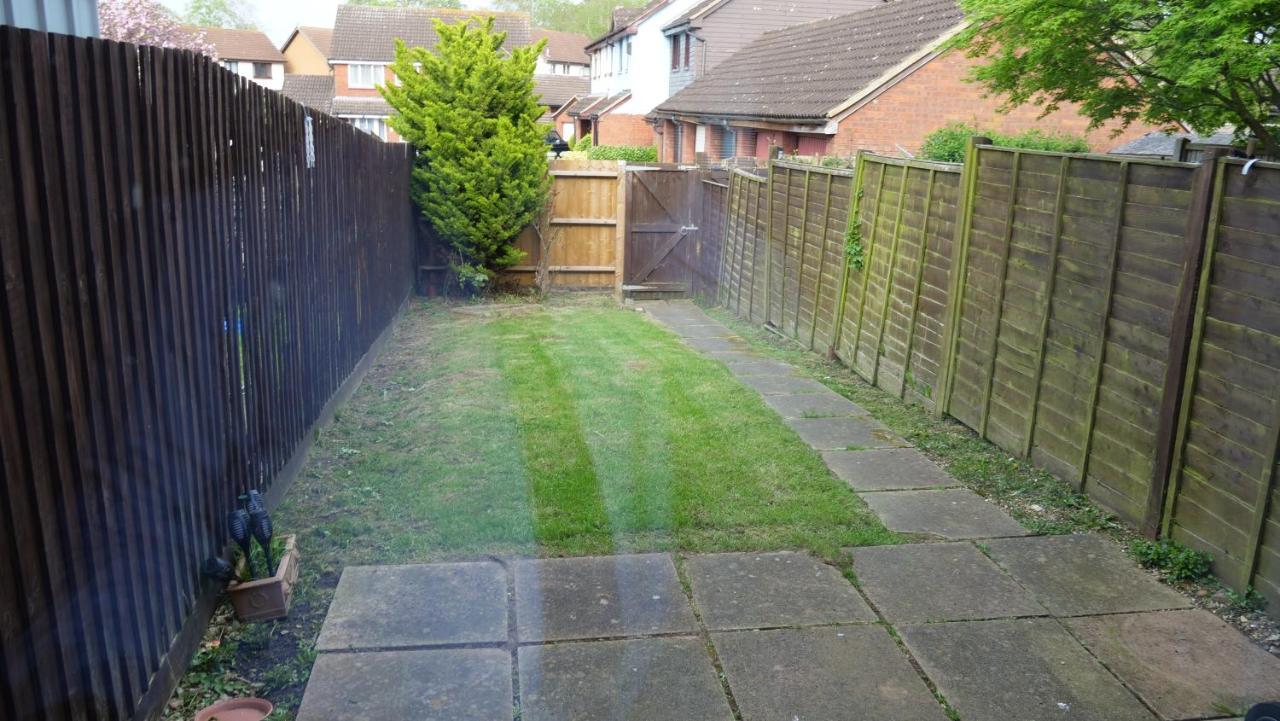 Milton Keynes Luxury Short Stay House With Wifi And Free Parking Wolverton  Luaran gambar