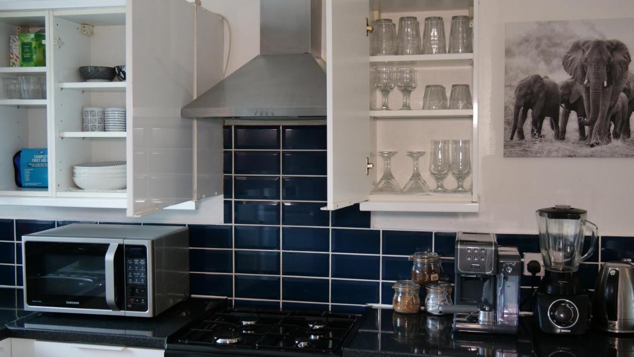 Milton Keynes Luxury Short Stay House With Wifi And Free Parking Wolverton  Luaran gambar