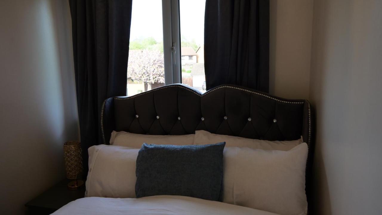 Milton Keynes Luxury Short Stay House With Wifi And Free Parking Wolverton  Luaran gambar