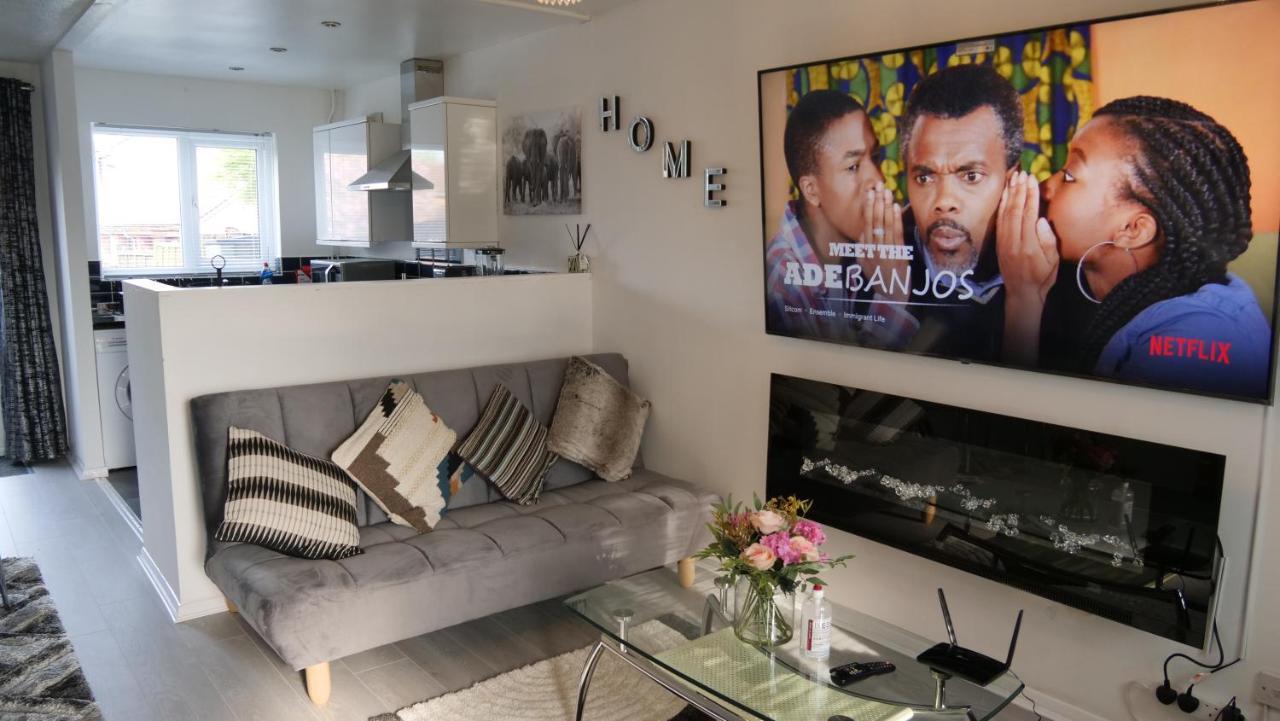 Milton Keynes Luxury Short Stay House With Wifi And Free Parking Wolverton  Luaran gambar