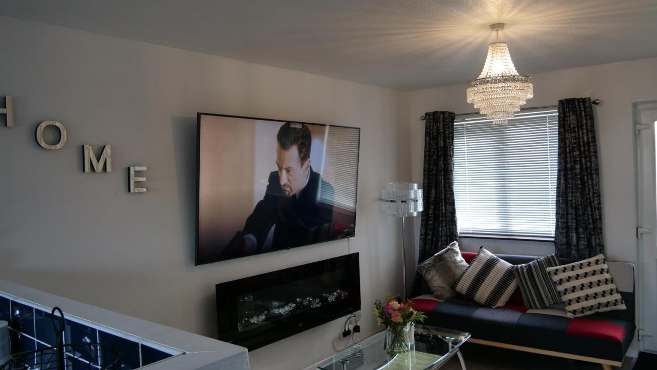Milton Keynes Luxury Short Stay House With Wifi And Free Parking Wolverton  Luaran gambar