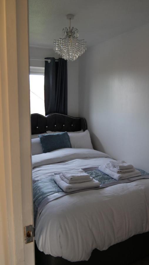 Milton Keynes Luxury Short Stay House With Wifi And Free Parking Wolverton  Luaran gambar