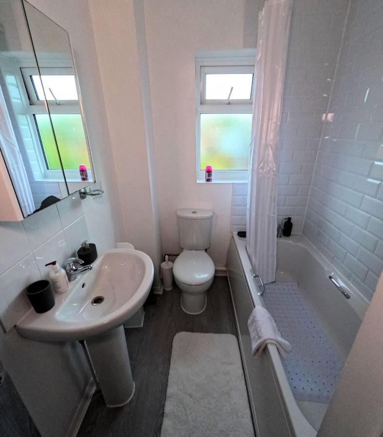 Milton Keynes Luxury Short Stay House With Wifi And Free Parking Wolverton  Luaran gambar