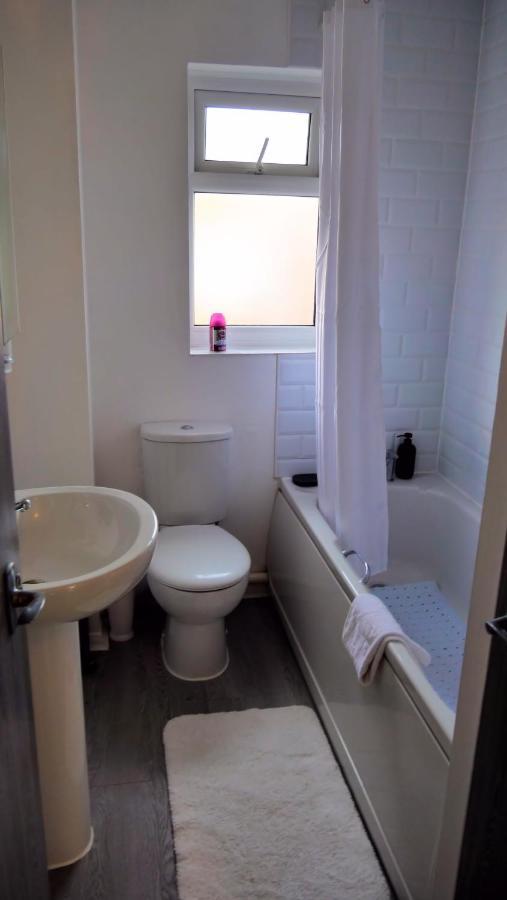 Milton Keynes Luxury Short Stay House With Wifi And Free Parking Wolverton  Luaran gambar
