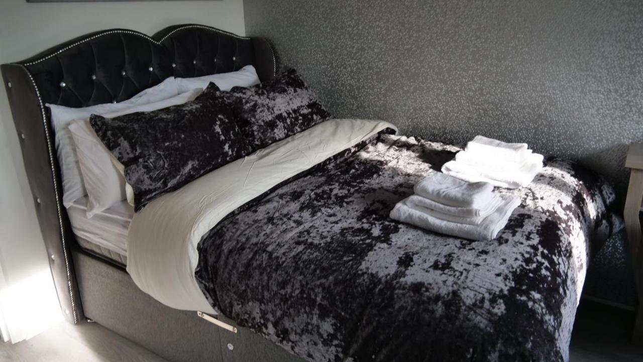 Milton Keynes Luxury Short Stay House With Wifi And Free Parking Wolverton  Luaran gambar
