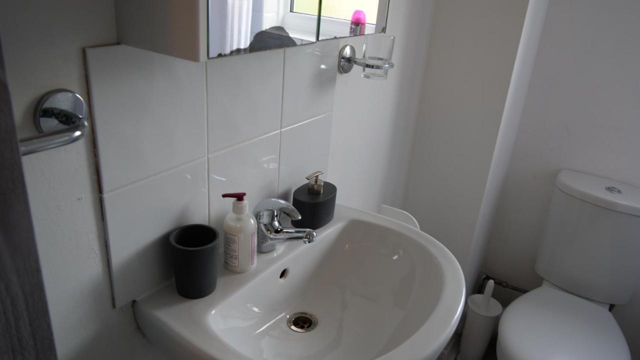 Milton Keynes Luxury Short Stay House With Wifi And Free Parking Wolverton  Luaran gambar