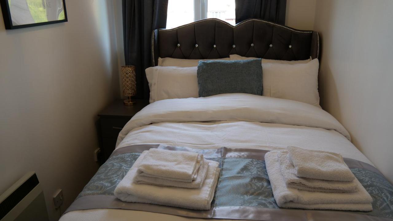 Milton Keynes Luxury Short Stay House With Wifi And Free Parking Wolverton  Luaran gambar
