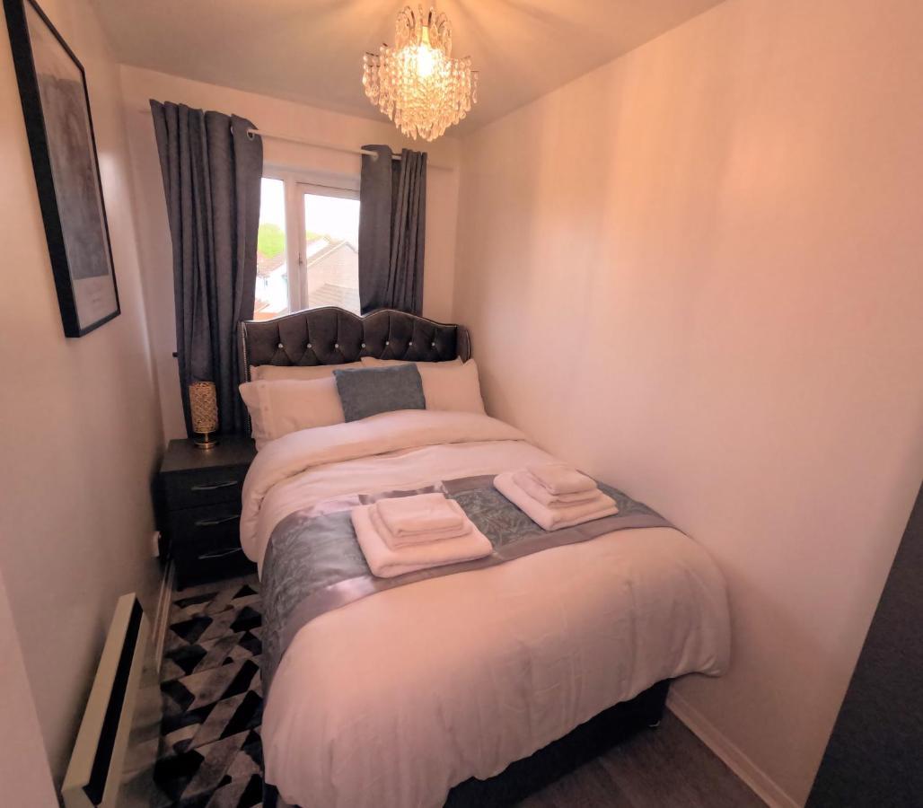 Milton Keynes Luxury Short Stay House With Wifi And Free Parking Wolverton  Luaran gambar