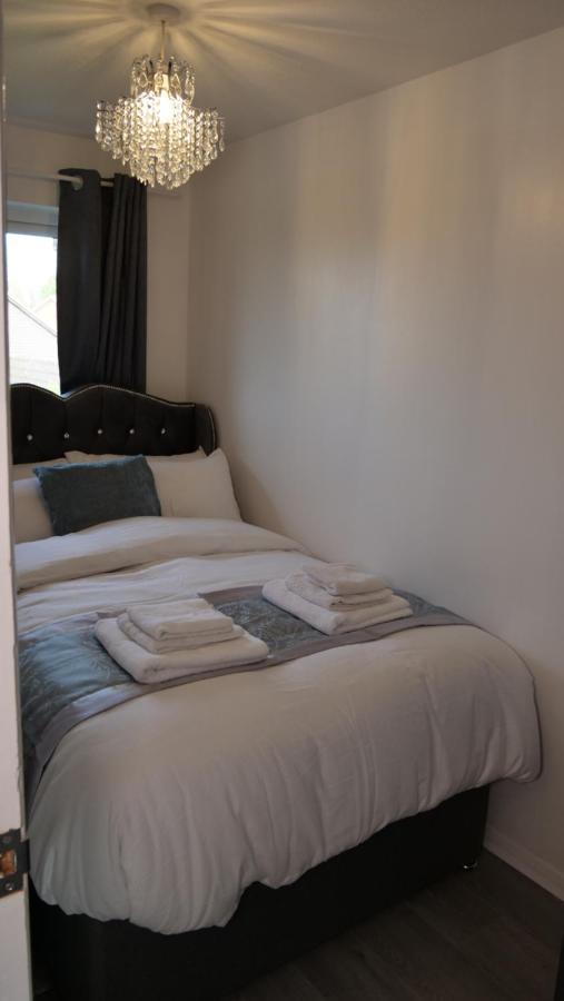 Milton Keynes Luxury Short Stay House With Wifi And Free Parking Wolverton  Luaran gambar